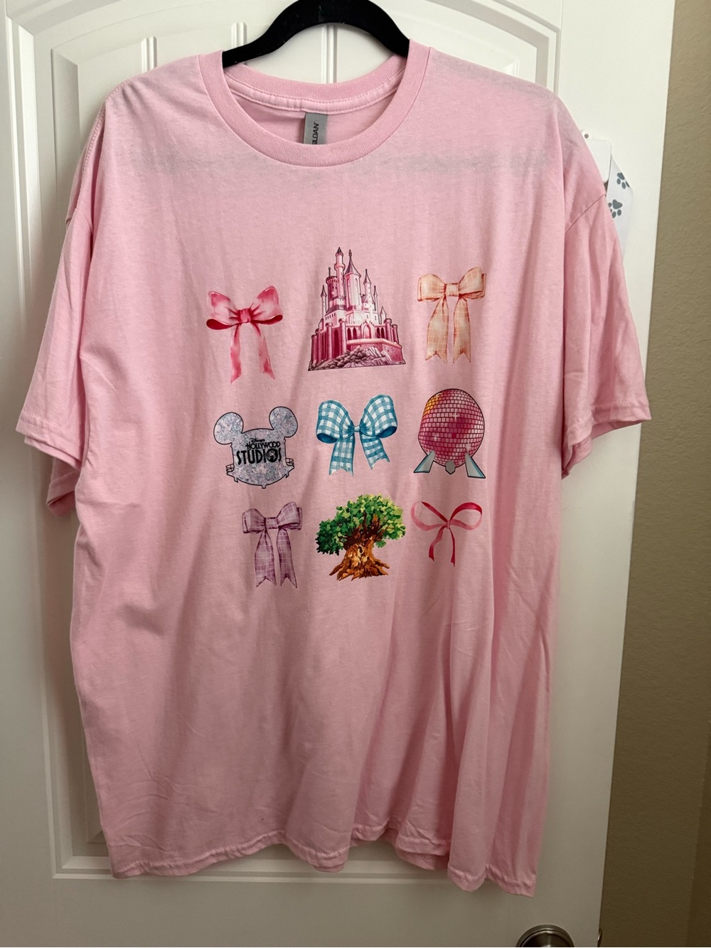 Gildan Pink Graphic Tee with Castle, Bows & Park Icons